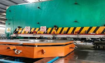 Rubber moulding press